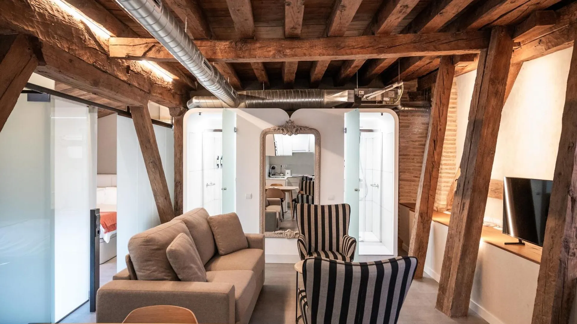 Apartamentos Santa Fe - Calle Armas By Toledo Ap Apartman