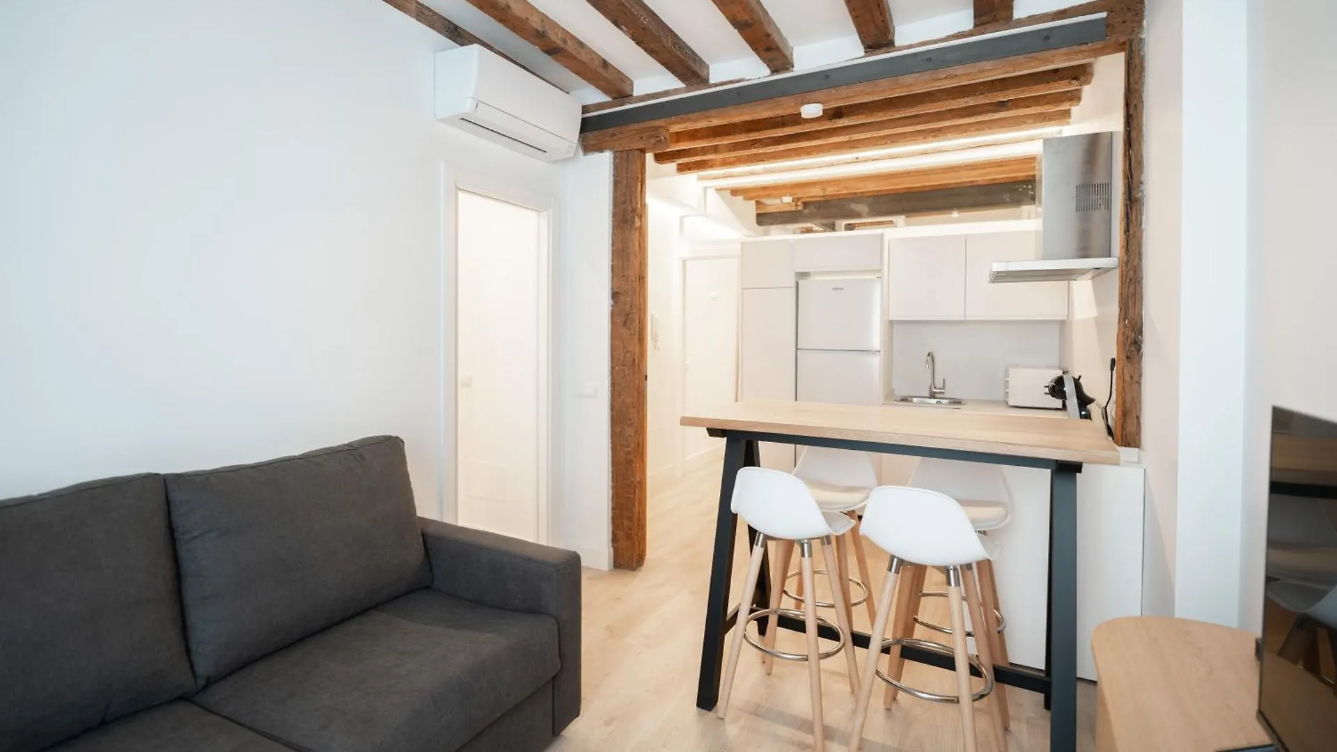 Apartamentos Santa Fe - Calle Armas By Toledo Ap 0*,  Spanyolország
